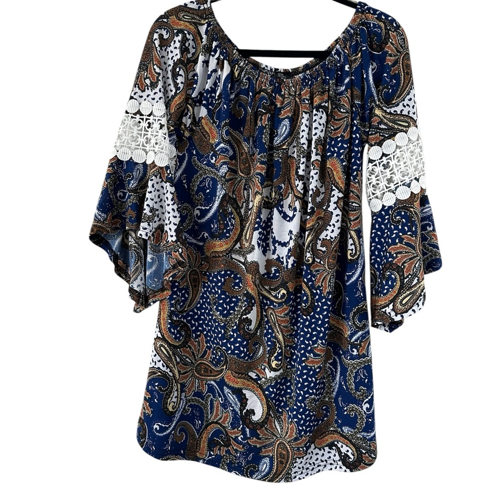 WinWin Blue Paisley Blouse with Lace Accents